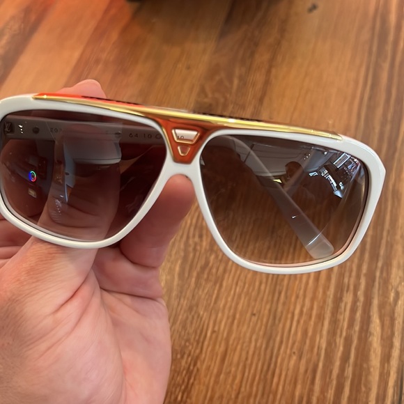 COPY - Louis Vuitton “evidence” still on the market - Picture 13 of 13